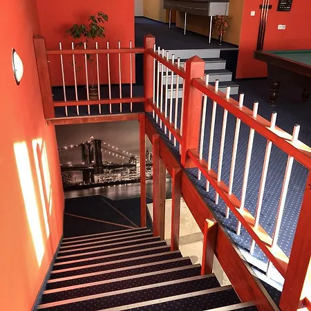 Hrastice Skuhrov nad Belou
